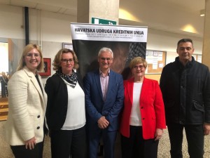 aacc2049-9a15-41ee-9766-0db7c8384bec